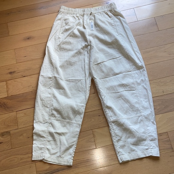 NWT Max Studio Textured Twill Barrel Leg Pull On Trousers, size Large - Picture 5 of 13